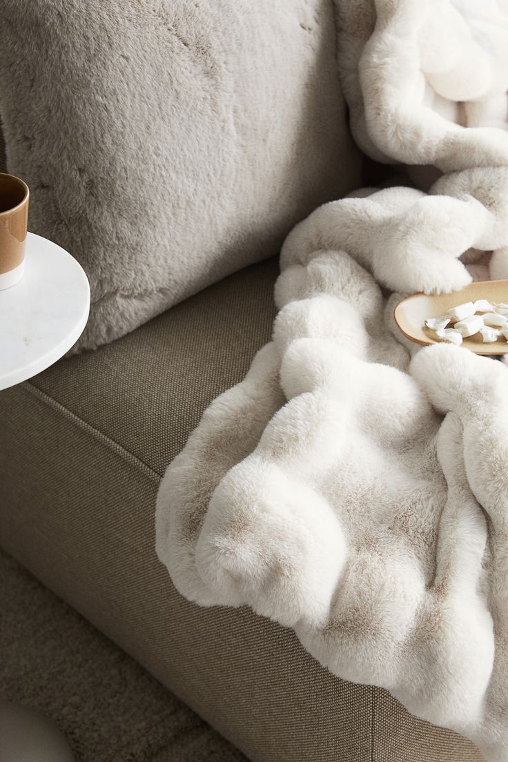 Faux Fur Throw Blanket